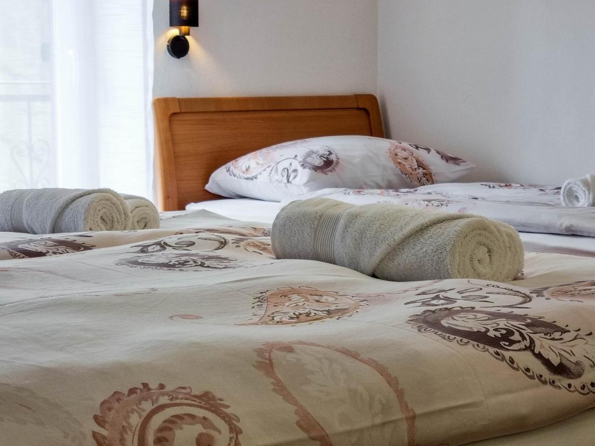 Apartmaji Jakob 1 โบเว็ก ภายนอก รูปภาพ
